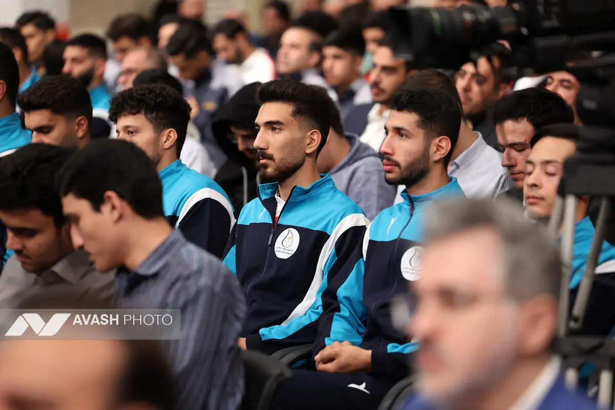 دیدار قهرمانان و مدال‌آوران ورزشی و المپیادهای علمی جهانی با رهبر انقلاب