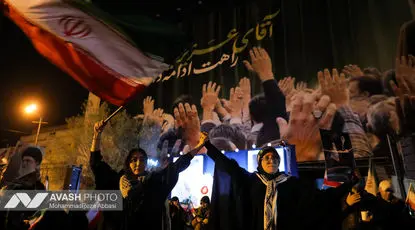 هفتمین شب تجمع مردم تهران در سوگ رهبر شهید