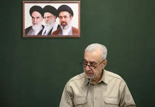 واکنش وزیر دفاع به احتمال استفاده آمریکا از «مادر بمب‌ها»