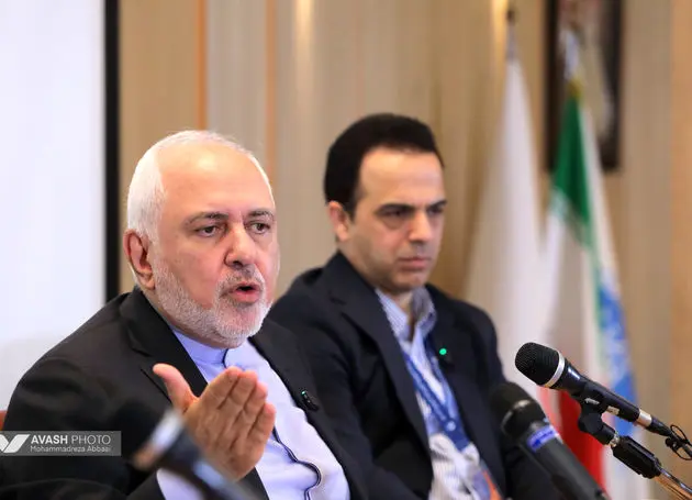 ظریف: کشوری در جامعه بین الملل منافعش را فدای ما نمی‌کند