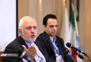 ظریف: هیچ کشوری در جامعه بین الملل منافعش را فدای ما نمی‌کند