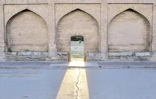  فروپاشی خاموش؛ زیر پای ایران چه خبر است؟