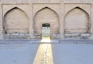  فروپاشی خاموش؛ زیر پای ایران چه خبر است؟
