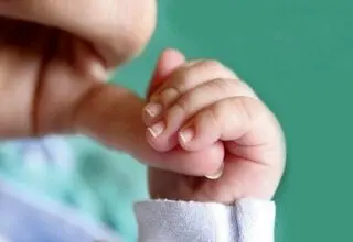 قصه تلخ پیش‌فروش نوزادان در دنیای مجازی