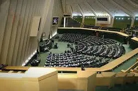 راس امور یا گرفتار بازی‌های سیاسی؟ 