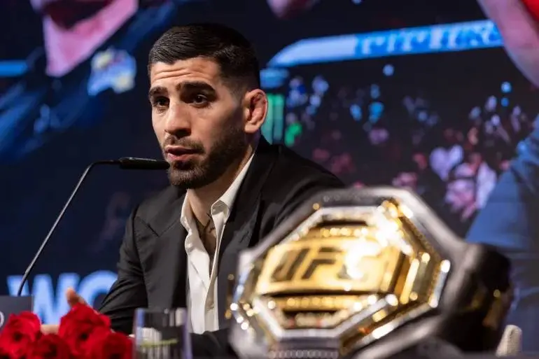 ماخاچف عنوان قهرمانی را واگذار کرد؛ نبرد توپوریا و اولیویرا در رویداد اصلی UFC 317