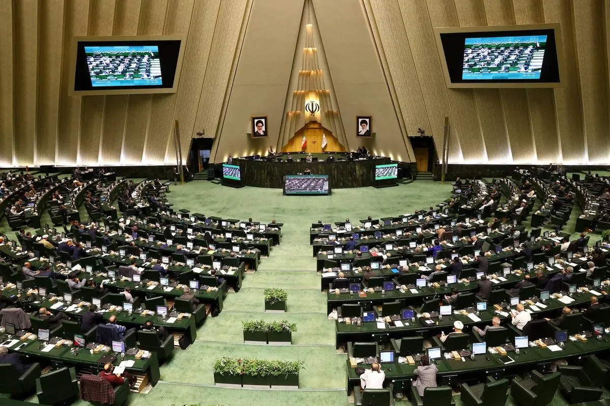 ساعت کاری کارمندان طبق روال گذشته ادامه خواهد داشت