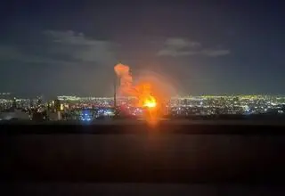  شنیده شدن صدای انفجار در قشم و سیریک/ سنتکام: حملات سنگینی را علیه ایران آغاز کردیم