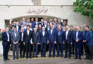 صبحانه کاری پزشکیان با اعضای اتاق بازرگانی استان کرمانشاه