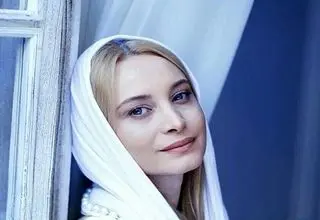 استایل بنفش و تابستانی مریم کاویانی جلب توجه کرد