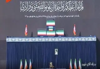 پیکرهای مطهر رهبر شهید انقلاب و خانواده ایشان در جایگاه قرار گرفت + عکس 