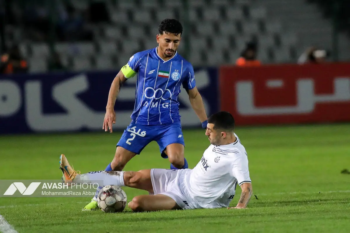 دیدار تیم های فوتبال استقلال تهران و ملوان بندر انزلی