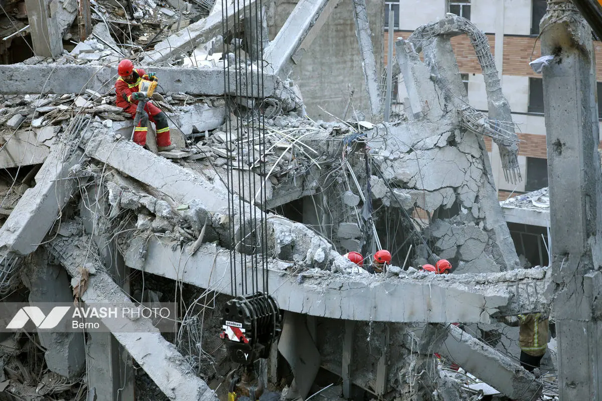 ابطال اقامت جمعی از ایرانیان در امارات با ۳۰ روز فرصت برای خروج/ حمله به خیابان‌های  مسعودیه، خسروپرویز و سهروردی در تهران + فیلم و عکس