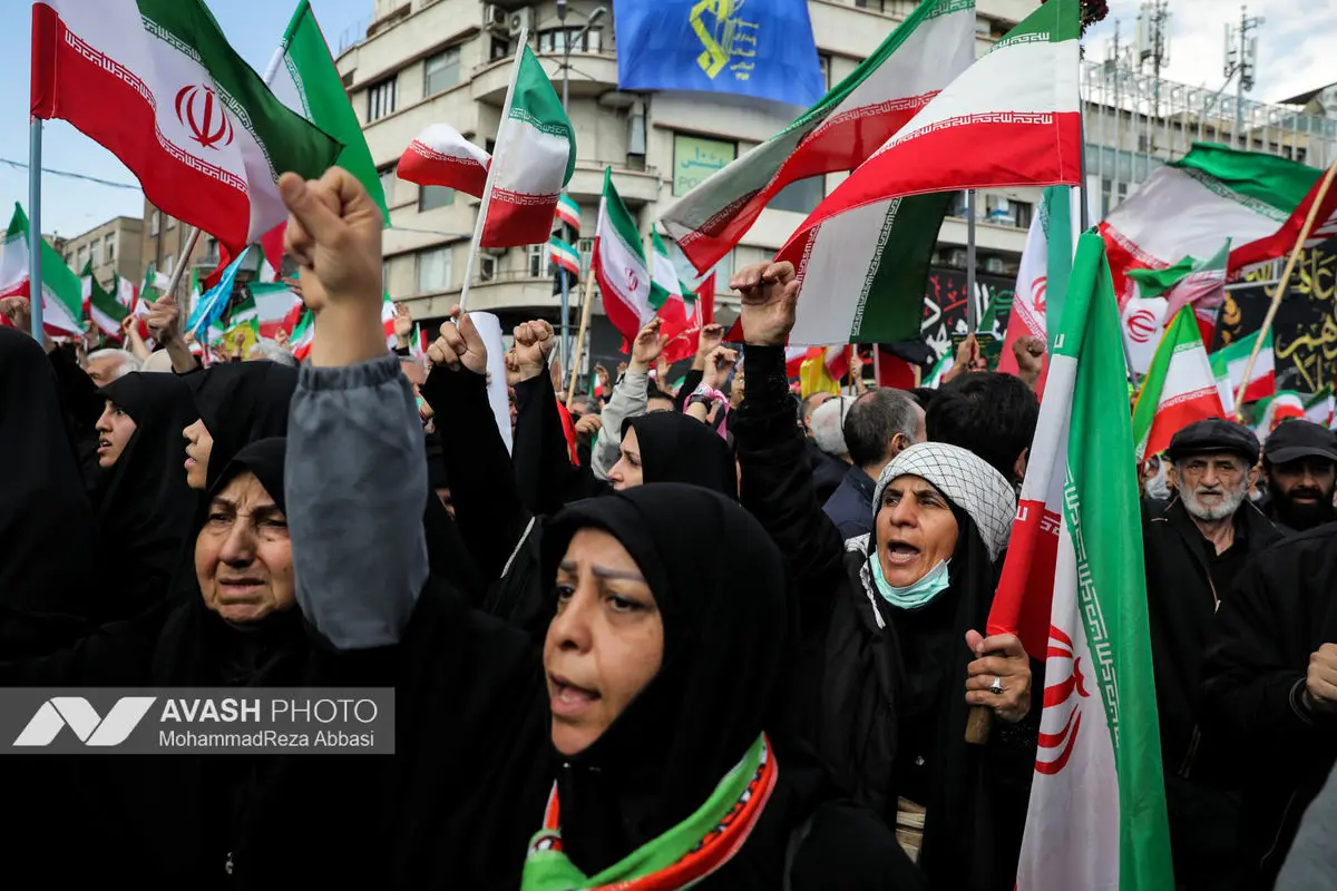 تشییع پیکر دریابان شهید «علیرضا تنگسیری» و جمعی از شهدای والامقام