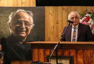 شمس لنگرودی: هنر نیازمند کار تمام وقت است