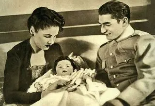  عکس قدیمی از فوزیه فواد در کنار دختر و نوه‌اش در سوئیس