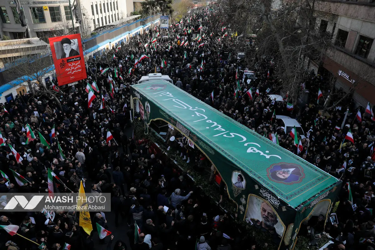 تشییع پیکر ۳۵ شهید جنگ رمضان در تهران