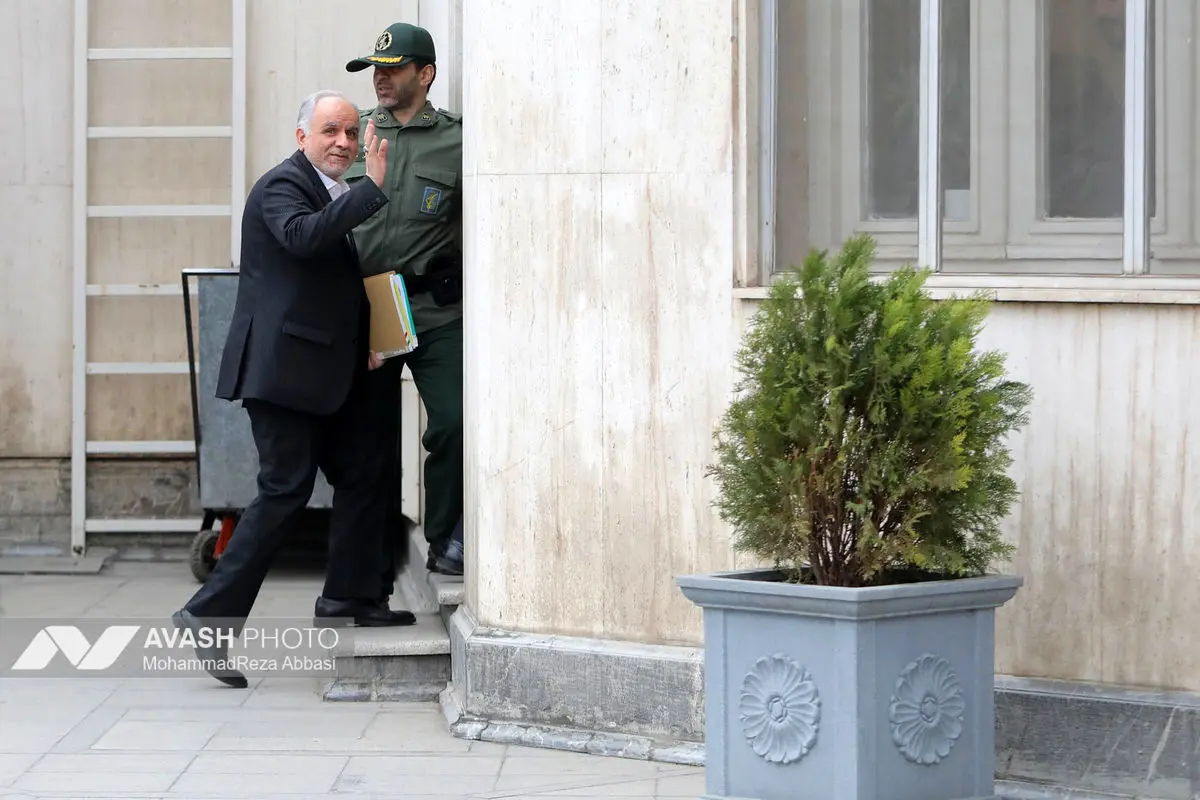 اعضای هیأت دولت در جمع خبرنگاران