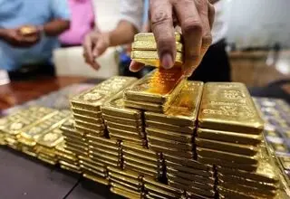 سقوط قیمت طلا در بازار جهانی به زیر کانال۴ هزار و ۷۰۰ دلار