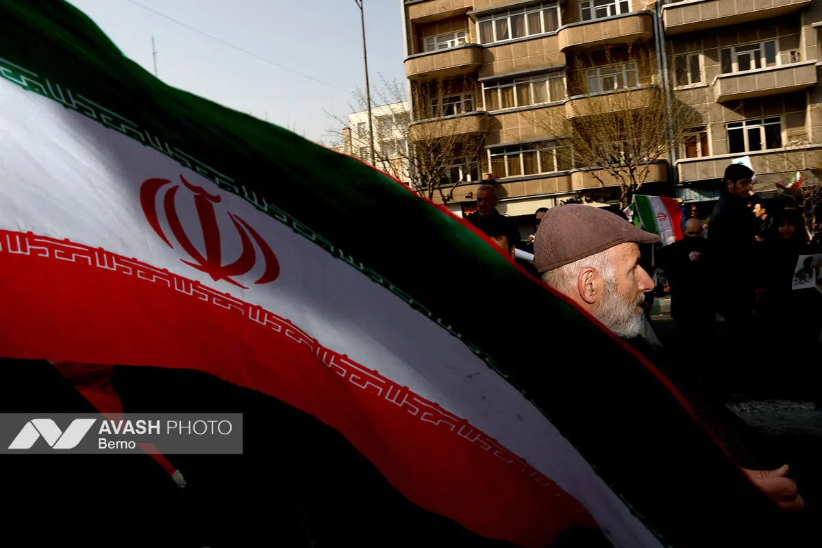 تشییع پیکر ۳۵ شهید جنگ رمضان در تهران