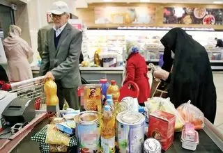 همچنان چراغ گرانی در بازار کالاهای اساسی روشن خواهد ماند+ جدول قیمت (۱۵ آبان)