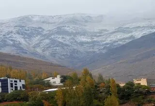 تصاویر دل انگیز از اولین بارش برف پاییزی در تهران