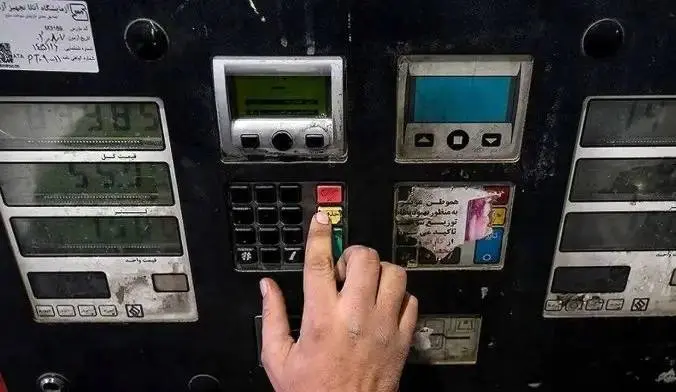 بنزین فصلی یعنی شیب پلکانی افزایش قیمت؛ مردم ۲ هزینه همزمان پرداخت می‌کنند