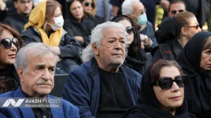 هنرمند نباید برای بُردن کار بَر روی صحنه و حرف زدن زجر بکشد