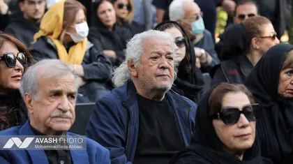 هنرمند نباید برای بُردن کار بَر روی صحنه و حرف زدن زجر بکشد