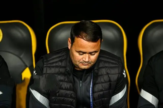 سرمربی آخال: سپاهان باید ممنون داره تیم داوری باشد / داوران یار کمکی سپاهان بودند