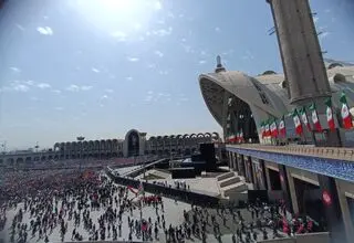 از بنر نصب شده در جایگاه تابوت‌ها تا کاهش دما با سامانه مه پاش