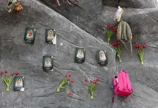 نگارش نمایشنامه‌ای درباره دانش‌آموزان شهید مدرسه شجره طیبه میناب