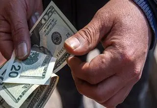  ۱۲۱.۷ میلیون دلار؛ ارزش دادوستد‌های بازار ارز تجاری مرکز مبادله ایران