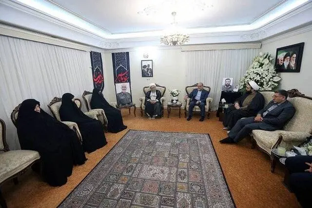 آملی لاریجانی به منزل سردار سلامی رفت