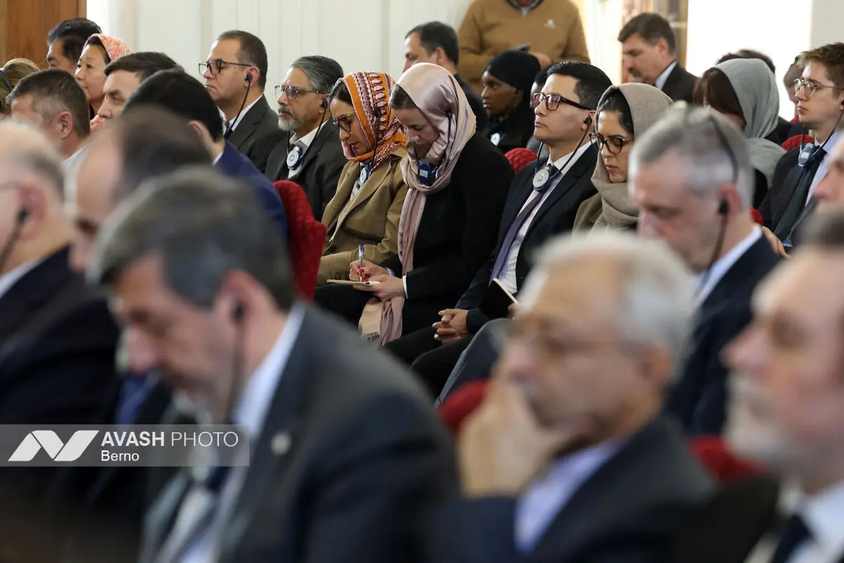 نشست وزیر امور خارجه با سفرا و روسای نمایندگی‌های خارجی مقیم تهران