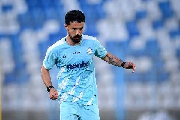 سرمربی فرانسوی سد راه استقلال