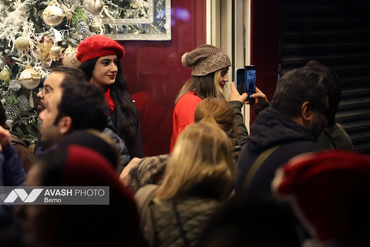 حال و هوای شب کریسمس - تهران