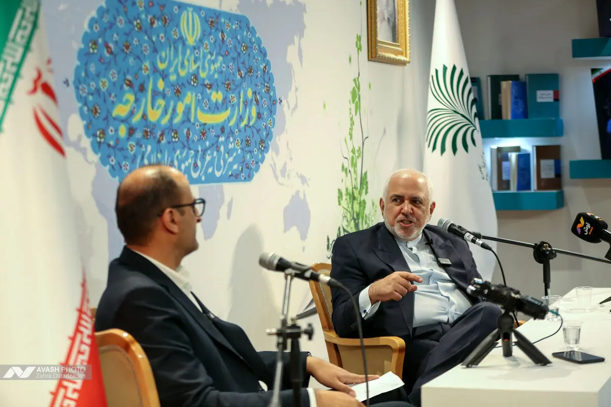 میهمان غرفه انتشارات اطلاعات در سی و ششمین نمایشگاه بین المللی کتاب