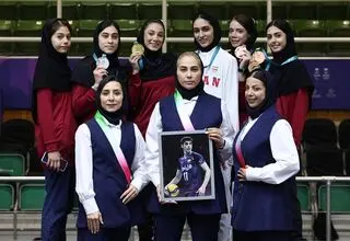 ادای احترام دوباره دختران تکواندو به صابر کاظمی