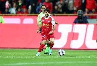 عمری با پرسپولیس تمدید کرد