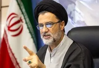 نبویان: تنگه هرمز با افسانه‌سرایی و هالیوودبازی باز نخواهد شد