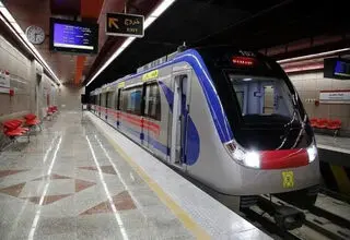 تحویل اولین رام قطار چینی برای ورود به متروی تهران