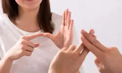 زبان اشاره؛ ضرورتی برای ارتباط و برابری