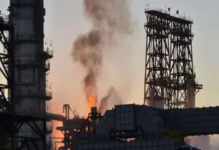 انفجار هولناک در یک پالایشگاه نفت
