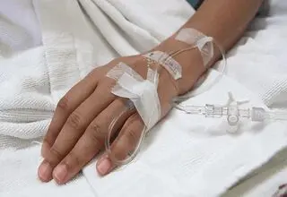 پزشکان تهرانی جان کودک سرطانی را نجات دادند + عکس