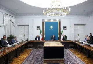 نباید در تابستان برق هیچ کارخانه‌ای قطع شود