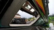 ۲ کشته و ۱۰ زخمی در حادثه برخورد اتوبوس با قطار 