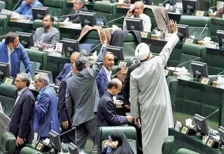 در این شرایط اولویت اول و آخر نظام باید «مطالبات مردم» باشد