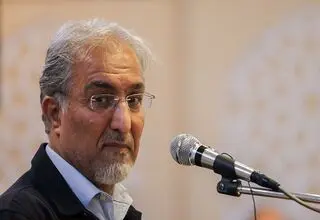 کاهش ارزش ریال و‌ گسترش سفته‌بازی می‌تواند پیامدهای جدی سیاسی و اجتماعی به همراه داشته باشد