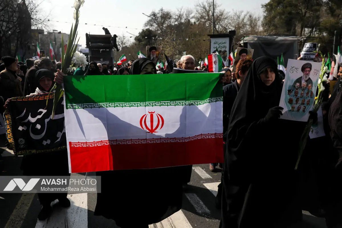 تشییع پیکر ۳۵ شهید جنگ رمضان در تهران -۲